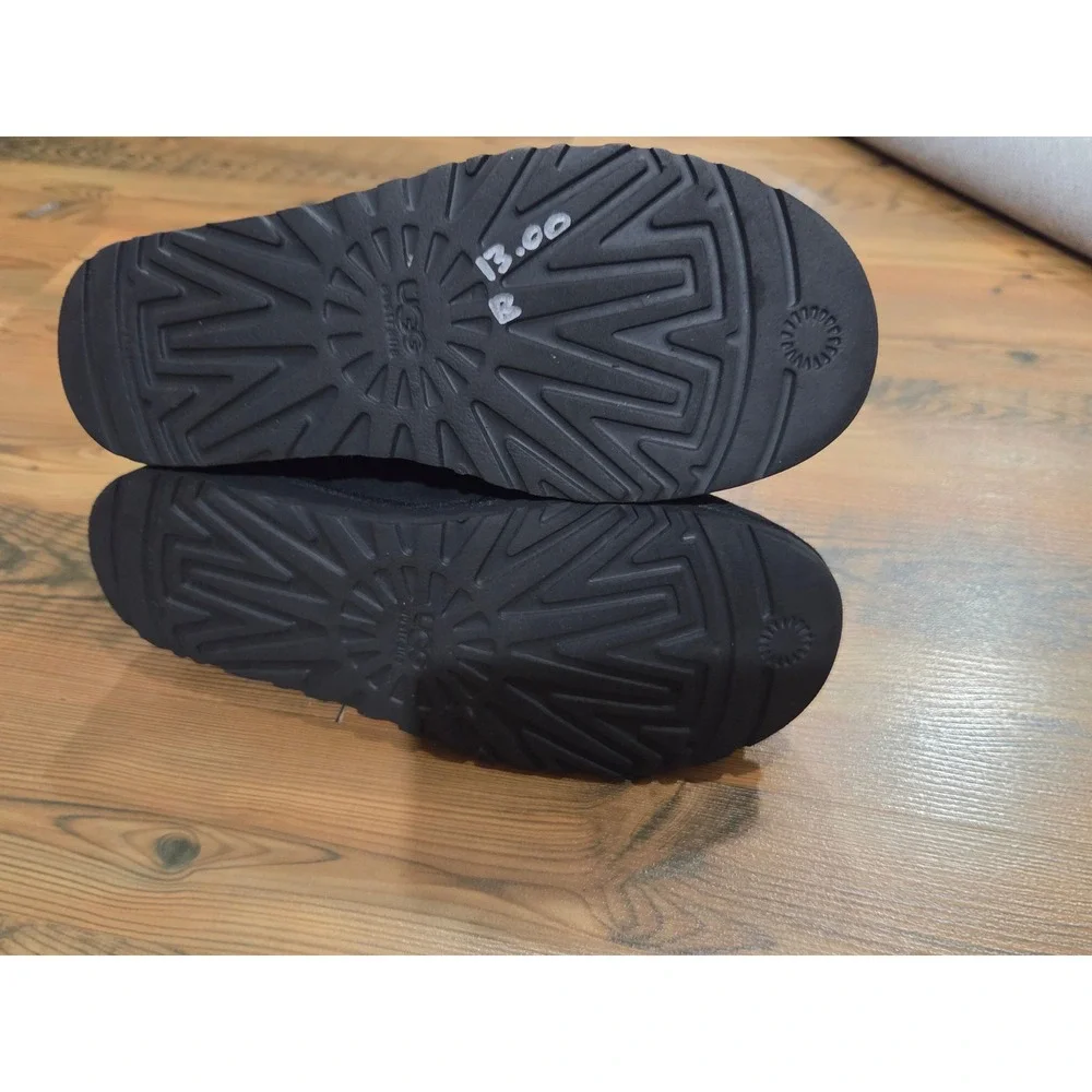 UGG Australia Bailey Button Cozy Warm Black Suede Sheepskin Boots Womens 10